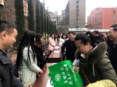 市环保局积极参与乐山市&ldquo;三下乡&rdquo;惠民服务活动